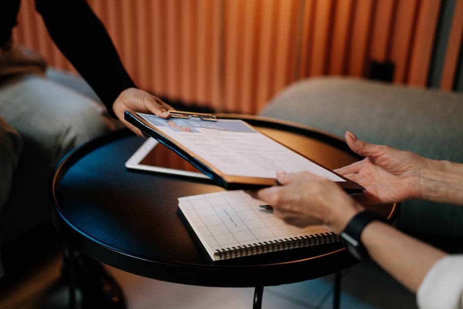 How to Answer "How Do You Report Program Status to Executives" for a Technical Program Manager Interview
